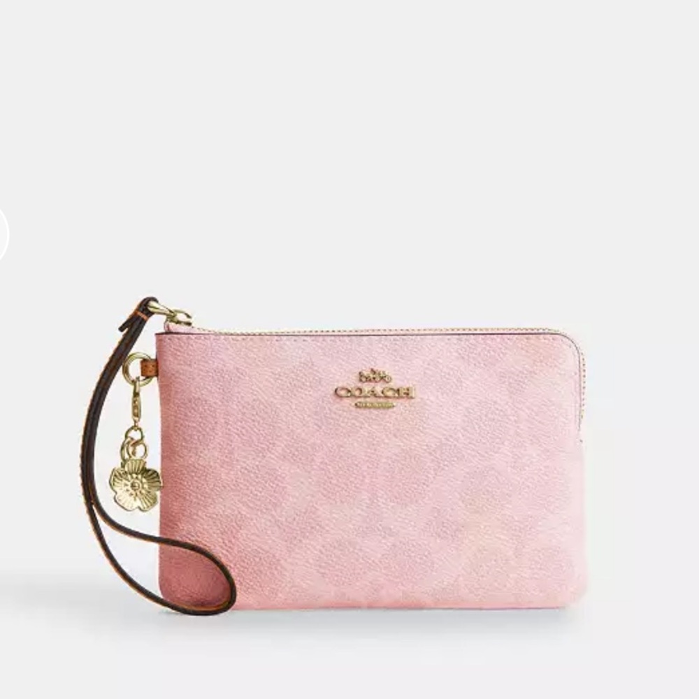 NWT Coach! Corner Zip Wristlet
In Signature Canvas With Charms🌸